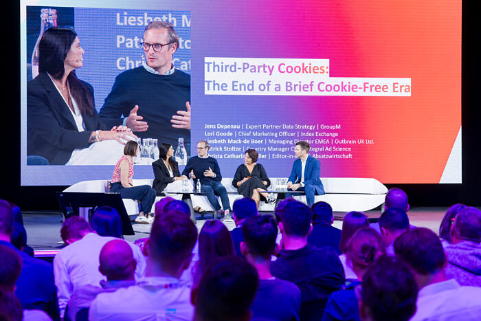 E-Commerce Stage 2024