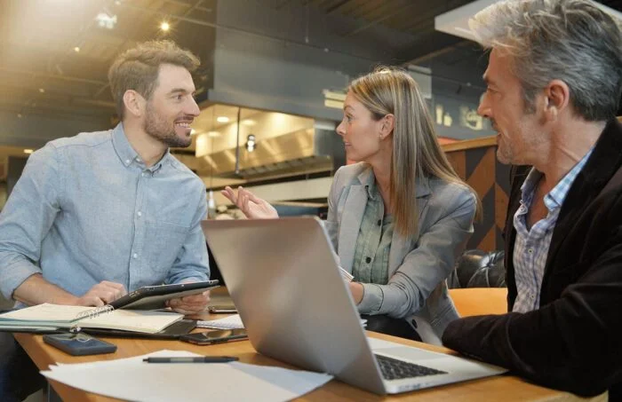 With a carefully thought-out lead scoring system, leads can be evaluated on a targeted basis according to their relevance and quality.